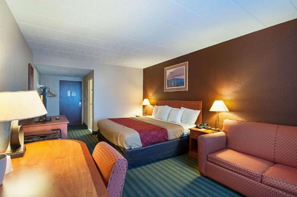 Quality Inn Near Pimlico Racetrack image 10