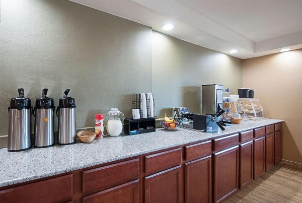 Quality Inn Near Pimlico Racetrack image 4